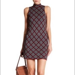 Romeo + Juliet Couture mock neck sleeveless dress